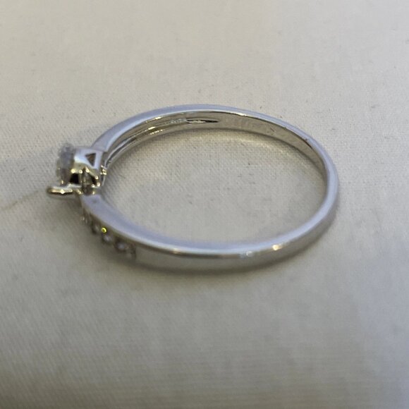 Shining Silver Tone Clear Stone Solitaire with 5 Side Stones Ring Size 8.75 - Picture 7 of 12